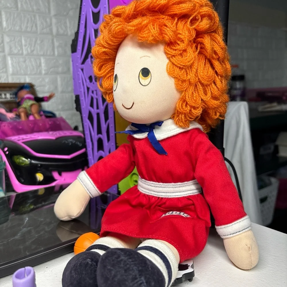 Vintage Annie Red-Haired Doll with Red Dress - Picture 2 of 6